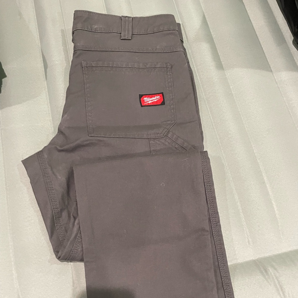 Milwaukee work pants. 34. NWOT.